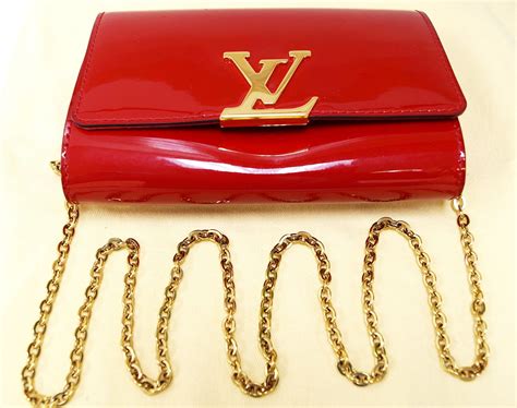 louis vuitton clutch bag red